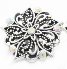 Load image into Gallery viewer, Snap- Flower w/ Rhinestones
